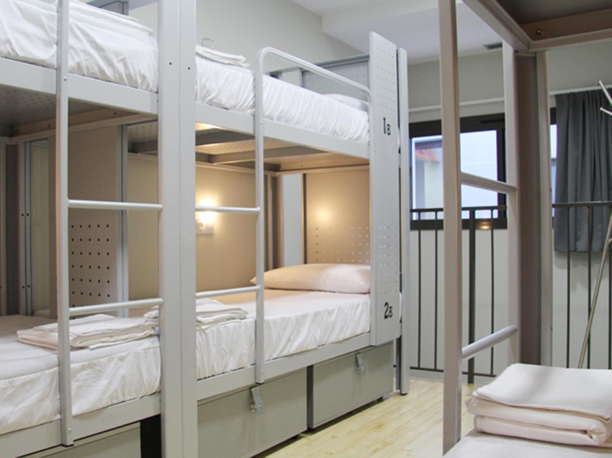 Bed 6-Bed Female Dormitory Room,1528650442:JPEG